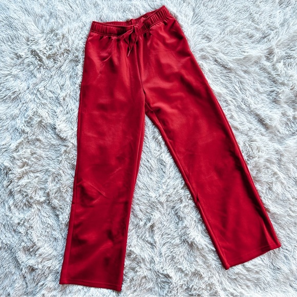 Two-Piece Set - Picture 5 of 7